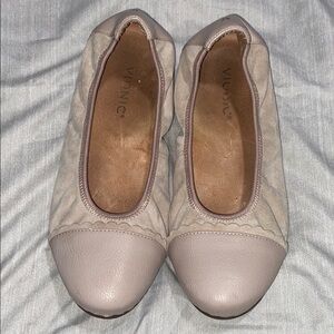 Vionic Beige Women's Flats
